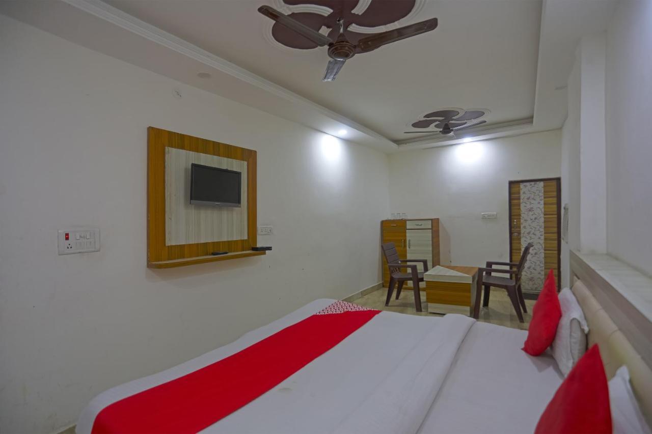 Oyo 28331 Hotel Keshav-A Unit Of Ghaziabad Inn Exterior photo
